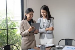 Read more about the article Beginner’s Guide to Starting a Career in Digital Marketing